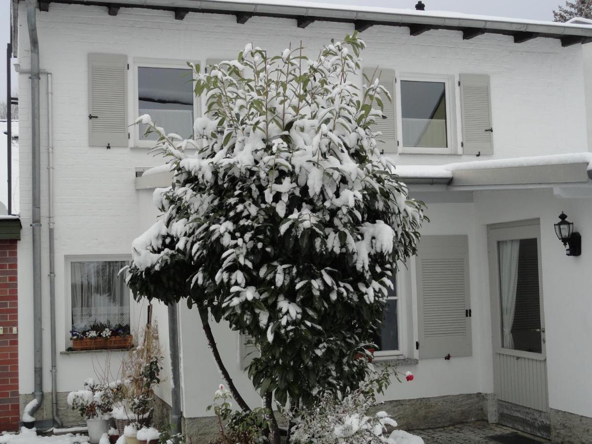 Cottage Ferienwohnung Mit Seeblick Caputh Exterior photo