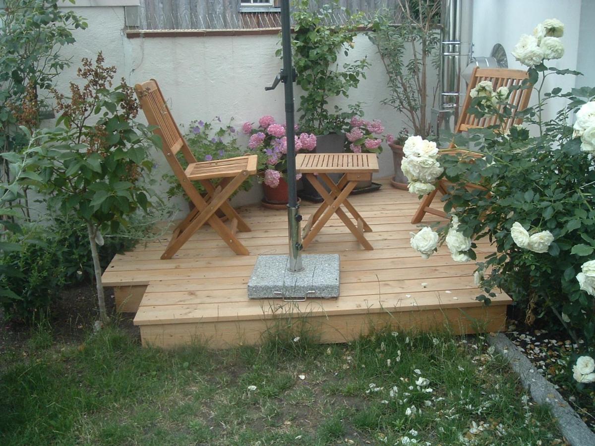 Cottage Ferienwohnung Mit Seeblick Caputh Exterior photo